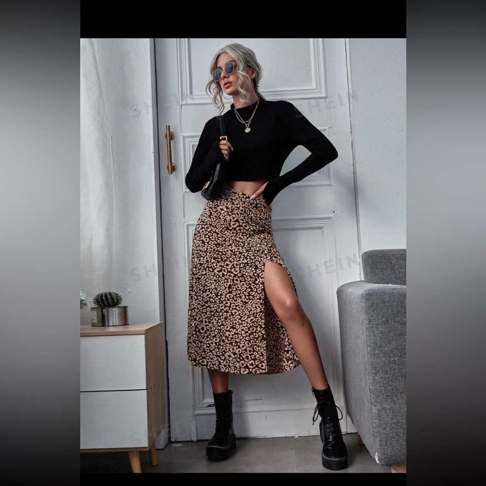 Leopard skirt